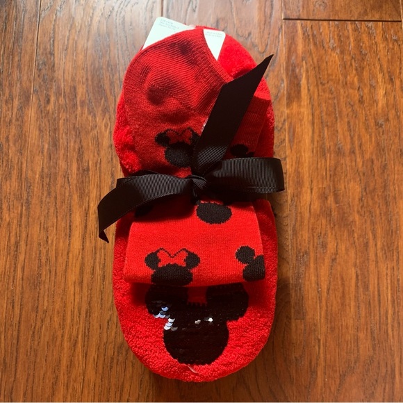 Minnie Mouse Slippers & Sock Gift Set NWT Christmas - Picture 4 of 13